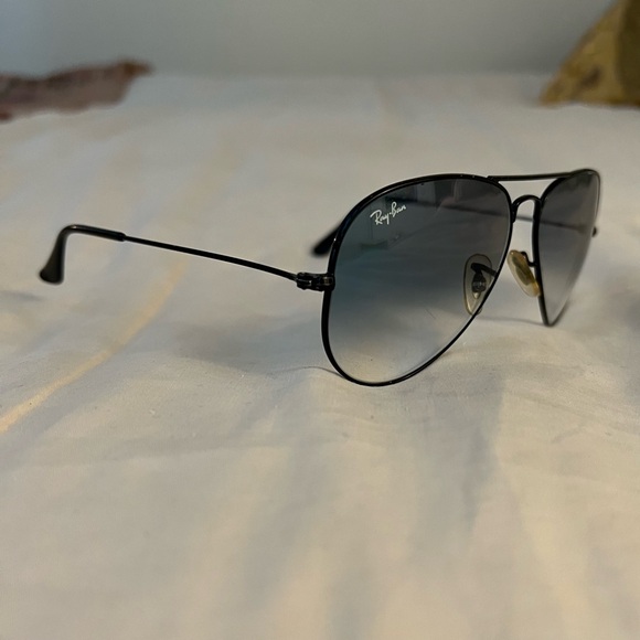 Ray-Ban Aviator Sunglasses - Picture 3 of 8